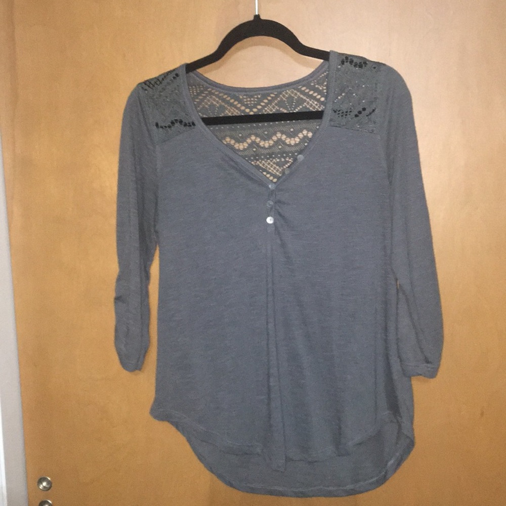 Grey quarter length sleeve shirt